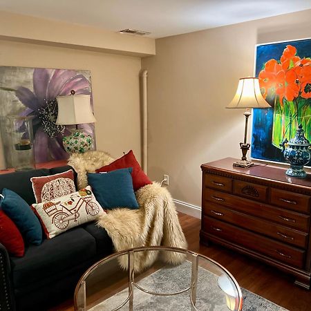Charming 1-Bedroom Basement Close To Dc Pets Allowed Арлингтон Экстерьер фото